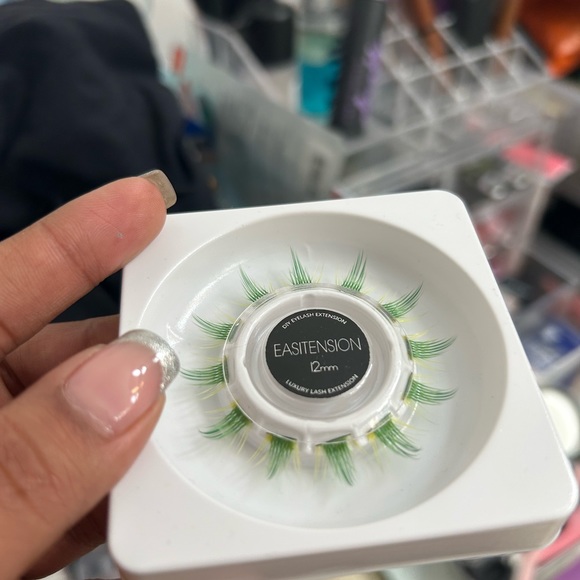 Eyelash bundle - Picture 2 of 3